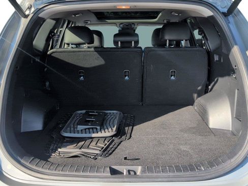 Used 2022 Hyundai Santa Fe SEL w/ Convenience + Premium Package FWD image 5