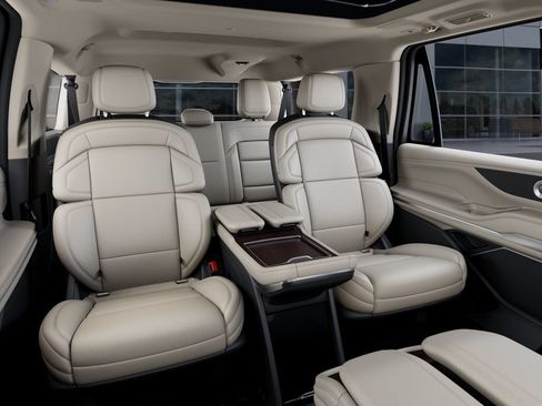 New 2027 Lincoln Navigator L Reserve AWD/4WD image 11