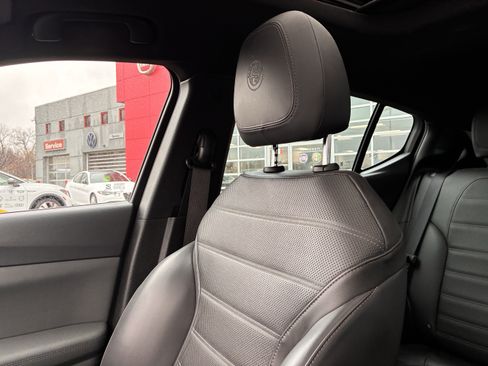 Certified 2024 Alfa Romeo Tonale Veloce image 24