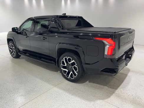 New 2024 Chevrolet Silverado EV RST image 2