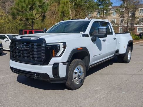 New 2026 GMC Sierra 3500 Denali Ultimate AWD/4WD image 11