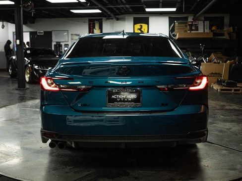 Used 2025 Toyota Camry SE image 6