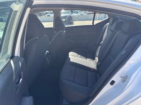 Used 2025 Nissan Altima 2.5 SV FWD image 25