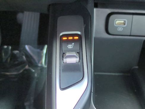 Used 2022 Kia Sorento S image 22