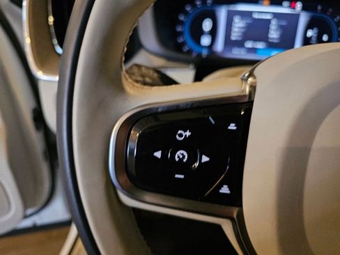 Certified 2023 Volvo XC60 B5 Ultimate image 20