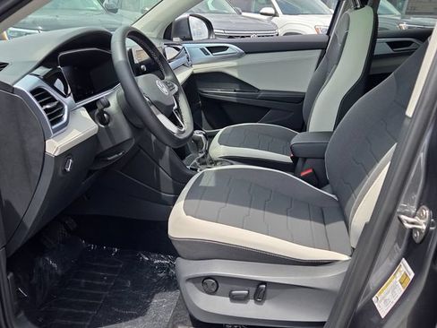 New 2026 Volkswagen Taos SE AWD/4WD image 5