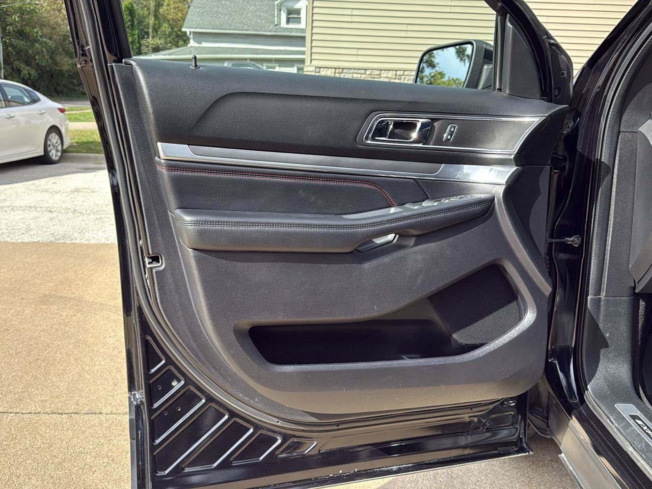 Used 2019 Ford Explorer Sport AWD/4WD image 16