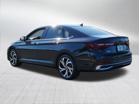 Used 2025 Volkswagen Jetta SEL FWD image 5