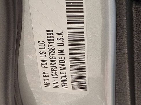 New 2025 Jeep Grand Cherokee L Altitude image 15