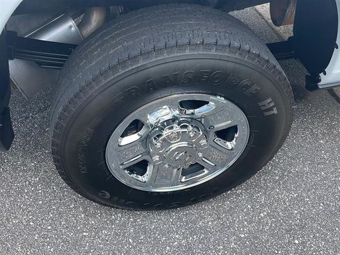 Used 2024 RAM 3500 Tradesman w/ Chrome Appearance Group image 7