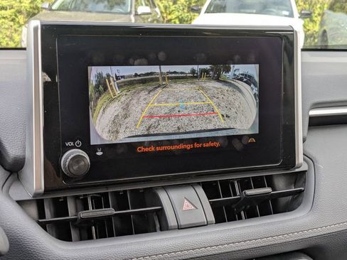 Used 2025 Toyota RAV4 XLE AWD/4WD image 19