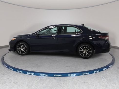 Certified 2021 Toyota Camry XLE w/ Navigation Upgrade Package FWD image 8