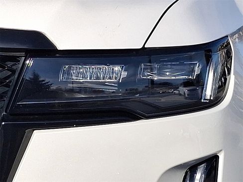 Used 2023 Cadillac Escalade ESV Sport Platinum image 8