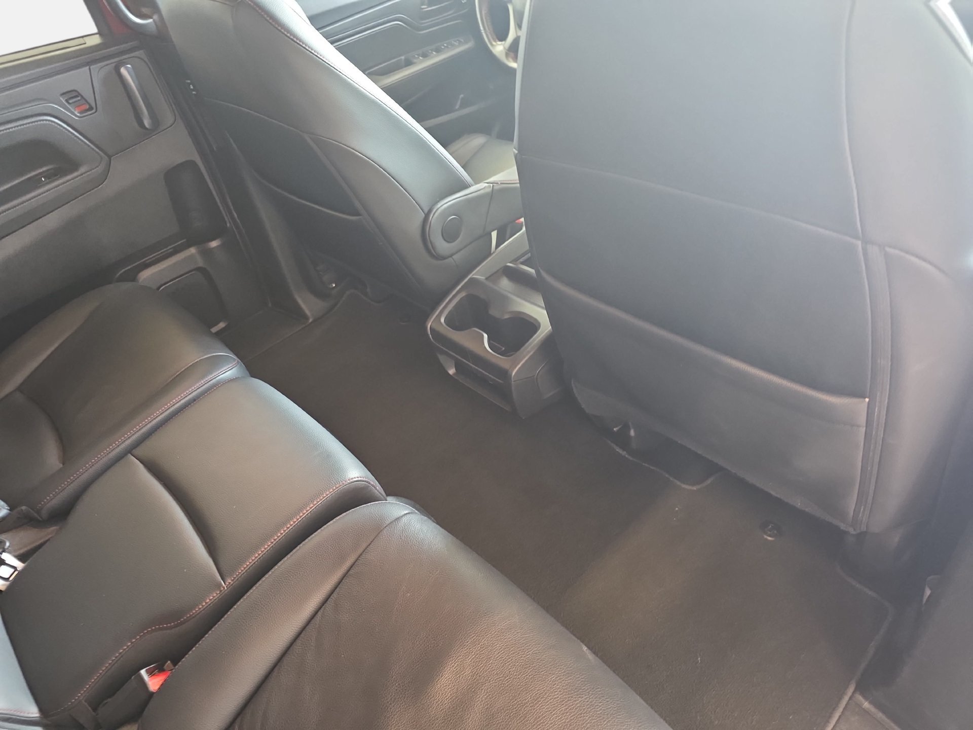 Used 2025 Honda Odyssey Sport-L image 11