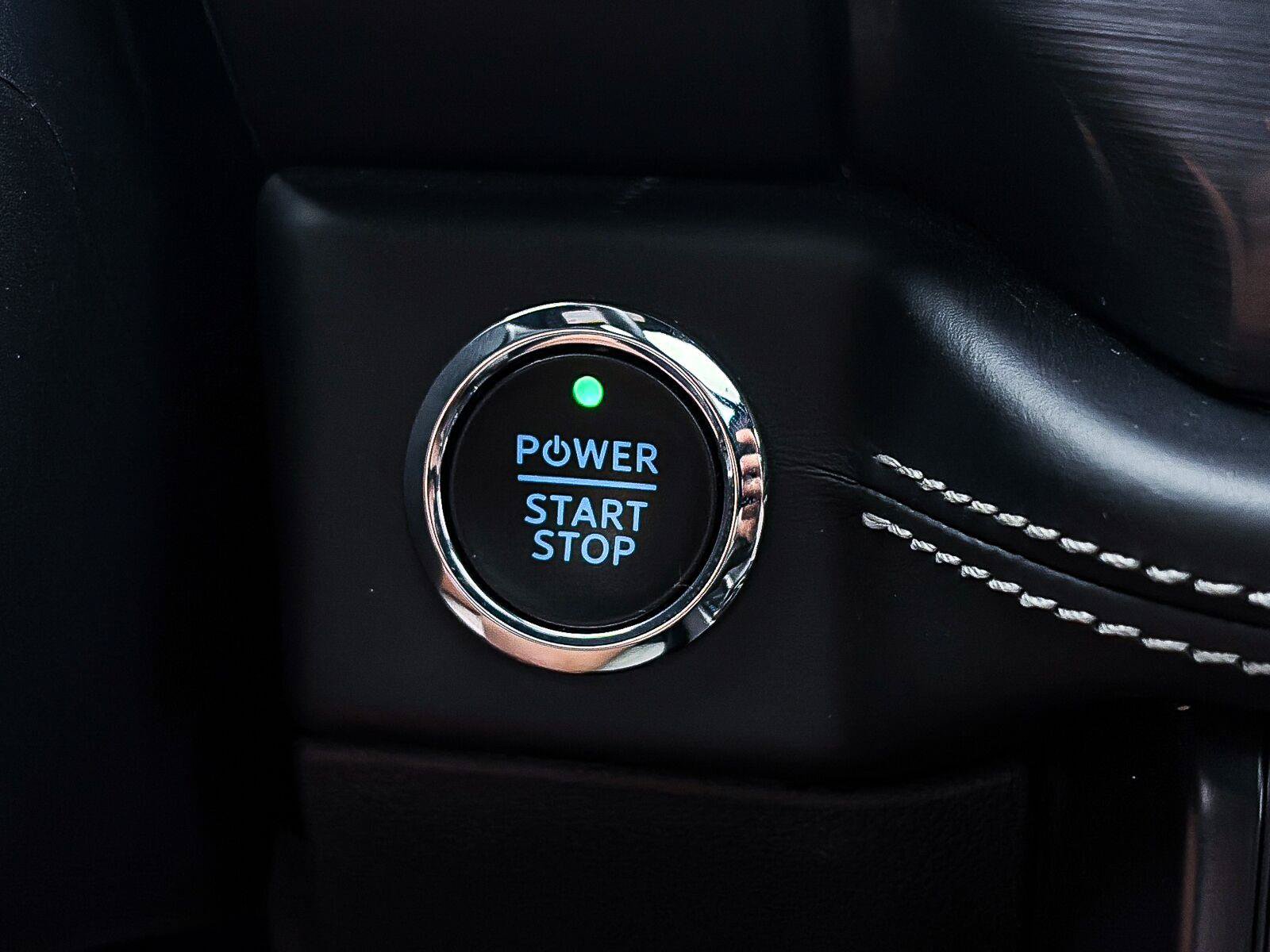 Used 2023 Ford F150 Lightning Platinum AWD/4WD image 28