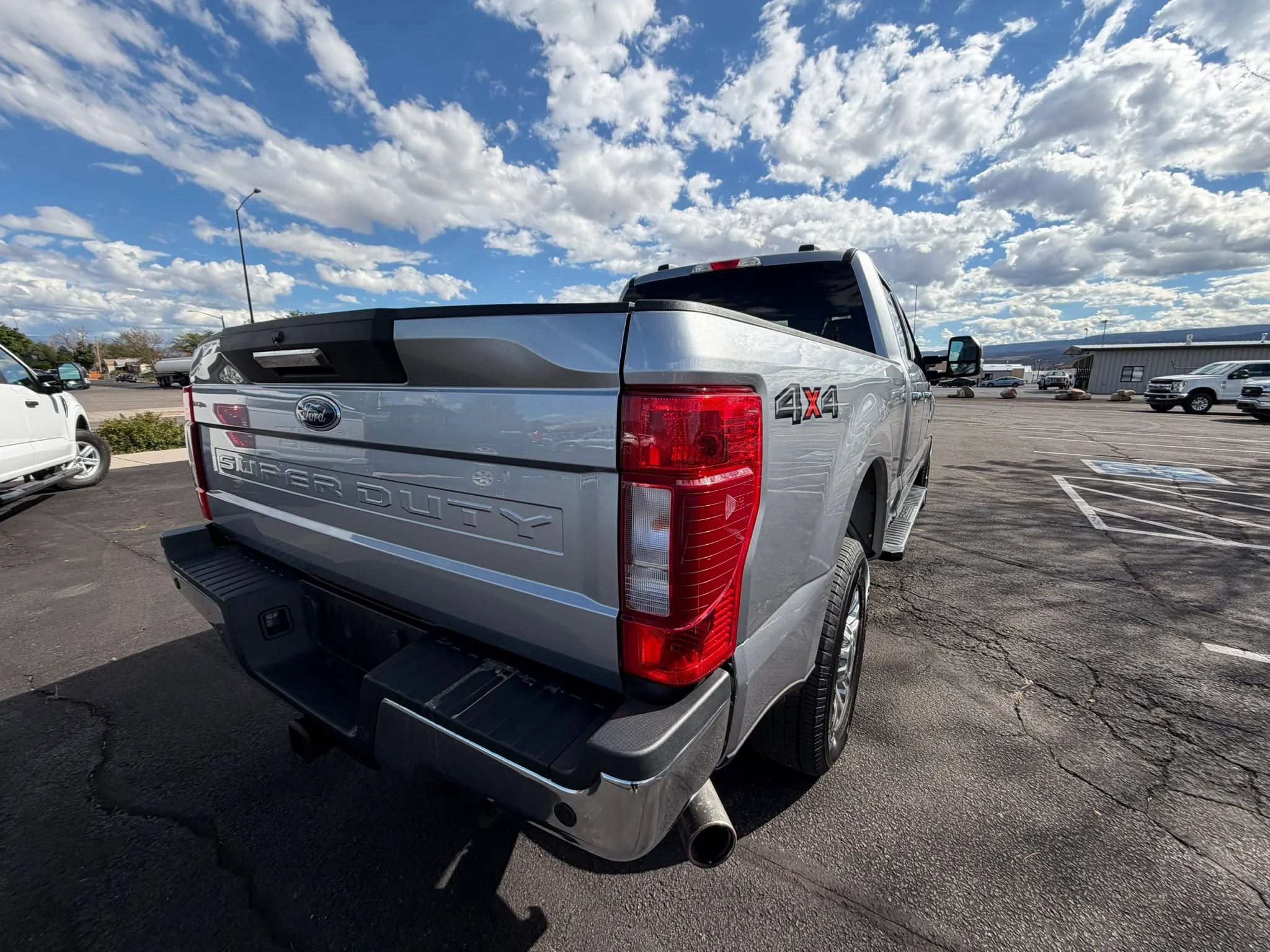 Used 2022 Ford F250 XLT w/ XLT Premium Package AWD/4WD image 6