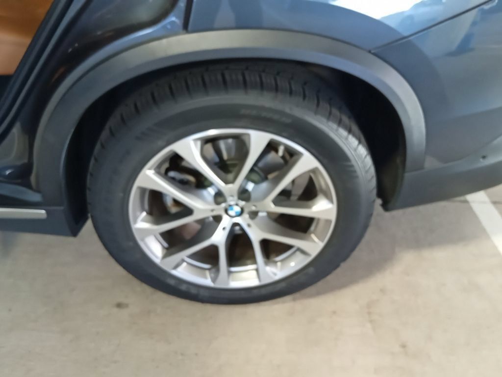 Used 2019 BMW X5 xDrive40i AWD/4WD image 17