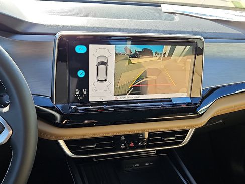 New 2026 Volkswagen Atlas Cross Sport SE image 15