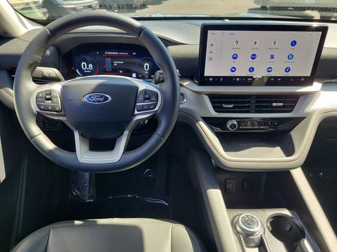 Used 2026 Ford Explorer Active w/ Active Comfort Package RWD image 4