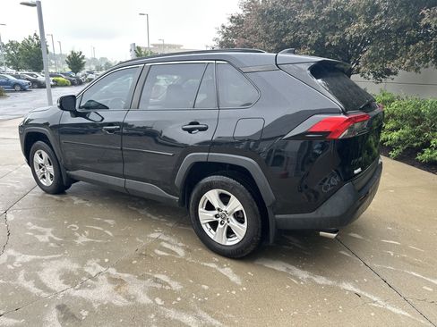 Used 2021 Toyota RAV4 XLE w/ Convenience Package AWD/4WD image 7