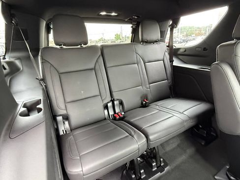 Used 2025 Chevrolet Tahoe Z71 w/ Z71 Off-Road Package AWD/4WD image 15
