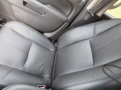 Used 2011 GMC Yukon XL SLT image 22