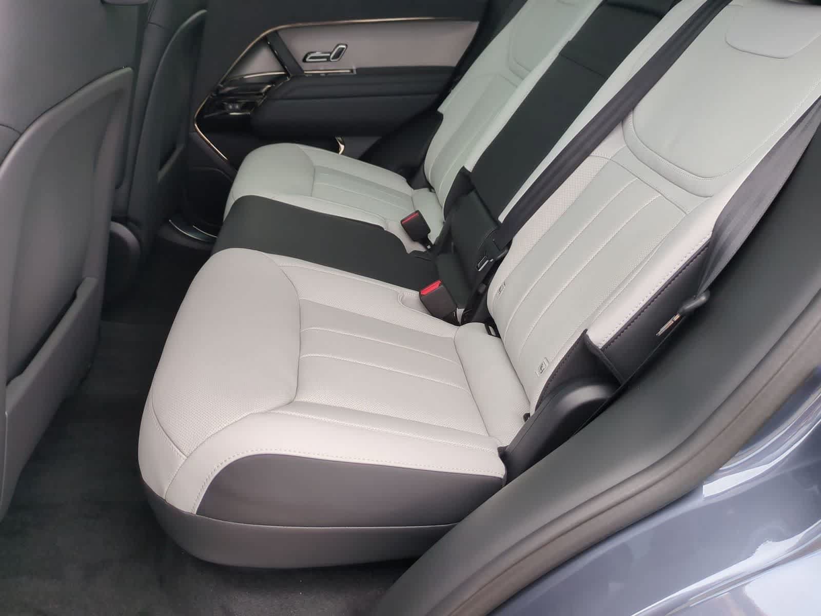 New 2027 Land Rover Range Rover Sport Dynamic SE AWD/4WD image 20