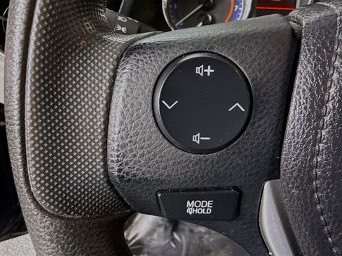 Used 2017 Toyota Corolla LE image 14