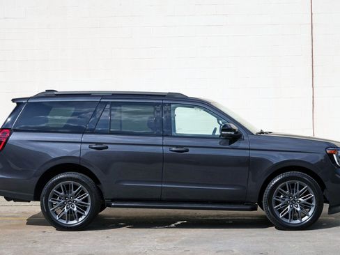 Used 2026 Ford Expedition Platinum w/ Stealth Appearance Package AWD/4WD image 57