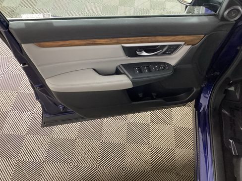 Used 2020 Honda CR-V Touring image 17