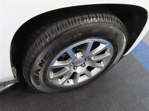Used 2020 GMC Yukon XL Denali RWD image 9