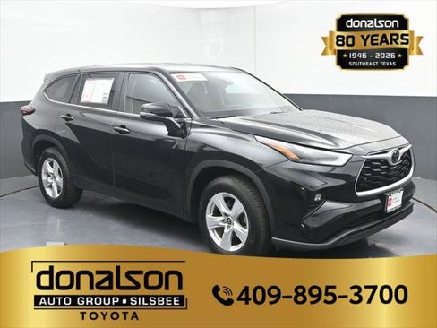 Certified 2025 Toyota Highlander LE FWD image 1