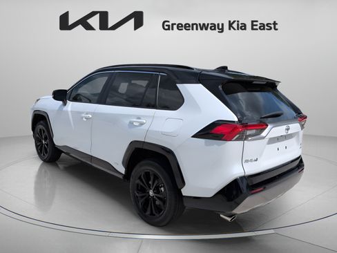 Used 2025 Toyota RAV4 XSE AWD/4WD image 8