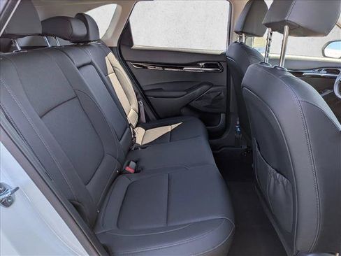 Used 2024 Kia Seltos EX FWD image 19