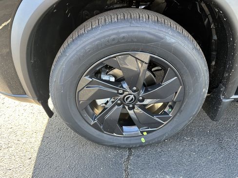 New 2026 Nissan Rogue SV AWD/4WD image 10