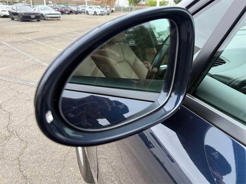 Used 2021 Porsche Macan image 32