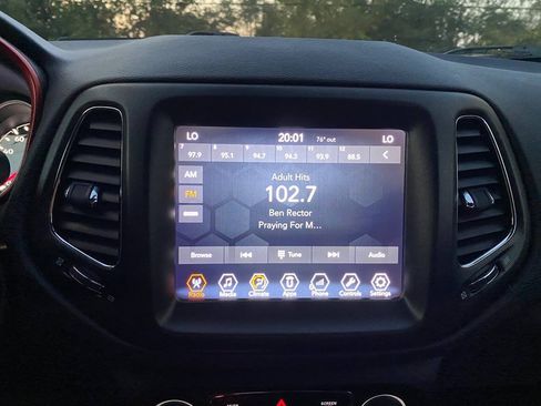 Used 2018 Jeep Compass Trailhawk w/ Cold Weather Group AWD/4WD image 23