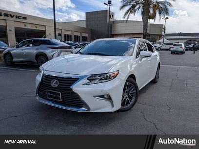 Used 2017 Lexus ES 350 w/ Navigation System Package