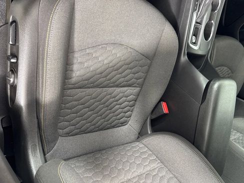 Used 2021 Chevrolet Equinox LT image 12