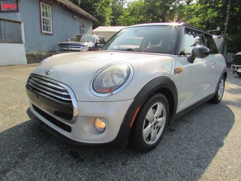 Used 2016 MINI Cooper 2-Door Hardtop image 4