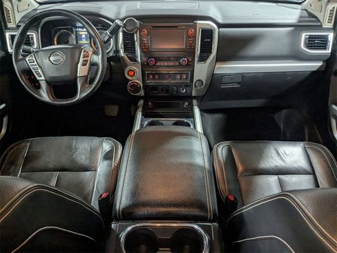 Used 2018 Nissan Titan PRO-4X w/ Pro-4x Convenience Package image 17
