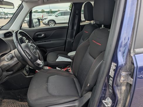 Used 2018 Jeep Renegade Trailhawk w/ Cold Weather Group II AWD/4WD image 6