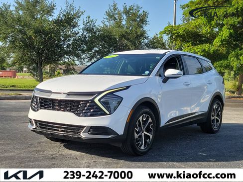 Used 2025 Kia Sportage EX FWD image 3