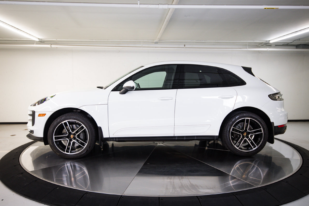 Certified 2020 Porsche Macan S AWD/4WD image 2