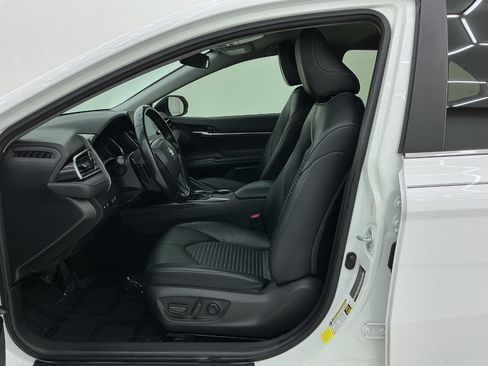 Used 2021 Toyota Camry SE FWD image 14