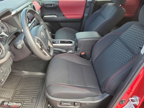 Used 2023 Toyota Tacoma SR5 w/ Technology Package AWD/4WD image 9