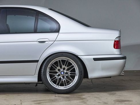 Used 2003 BMW M5 RWD image 26