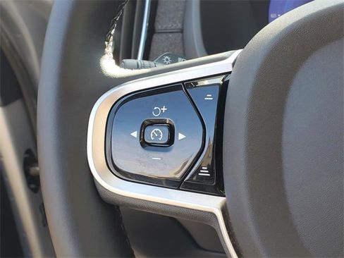 Used 2025 Volvo XC90 B6 Plus image 20