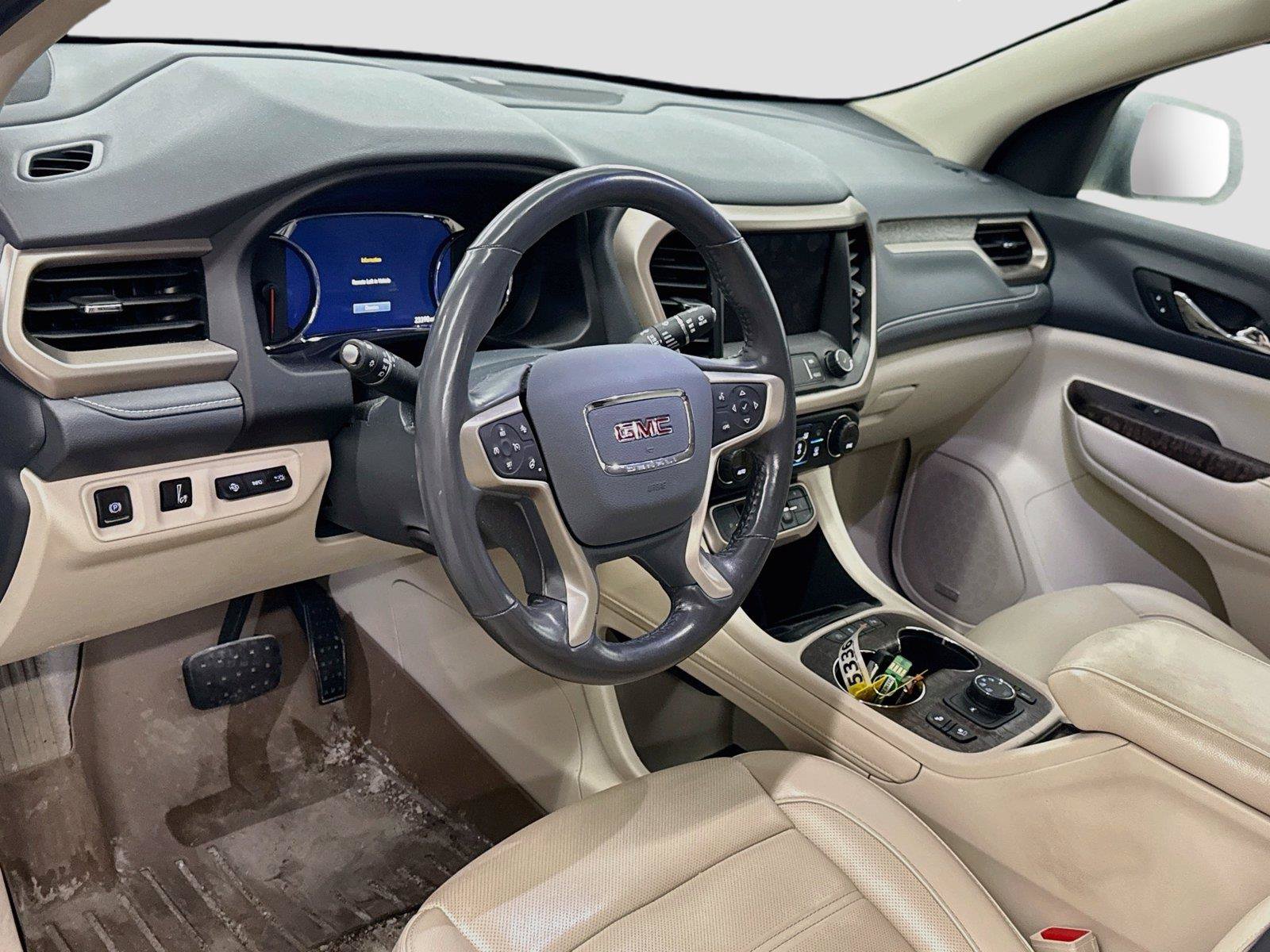 Used 2020 GMC Acadia Denali w/ Denali Ultimate Package AWD/4WD image 7