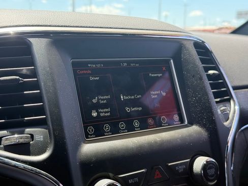Used 2018 Jeep Grand Cherokee Limited AWD/4WD image 24